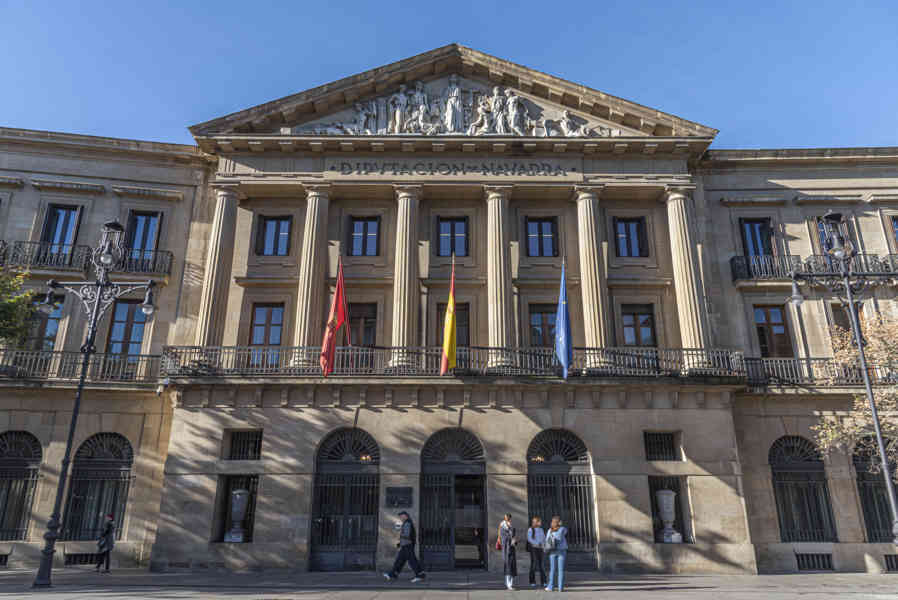 Pamplona 035 - palacio de Navarra-Diputación de Navarra.jpg